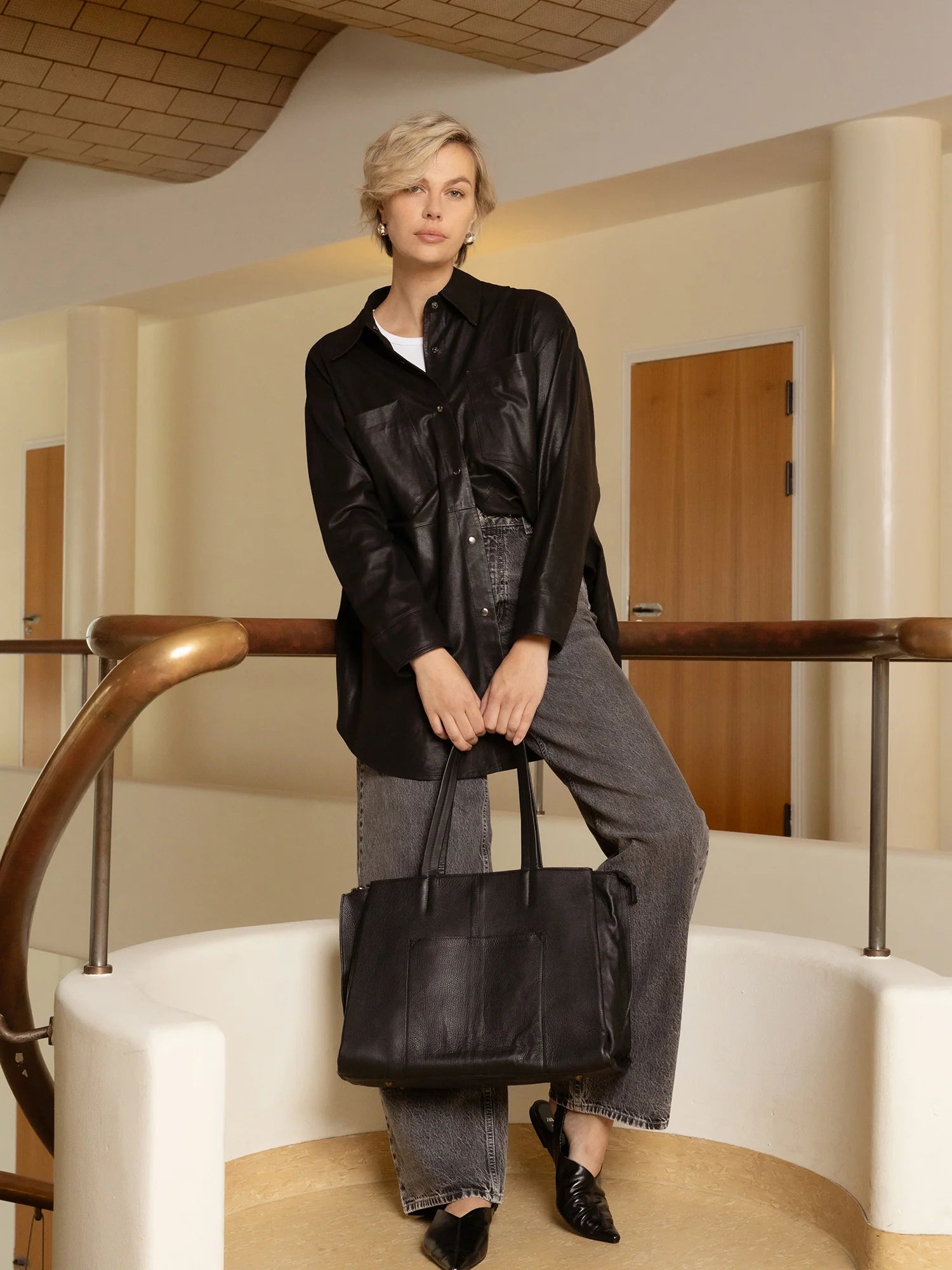Harlow - Black