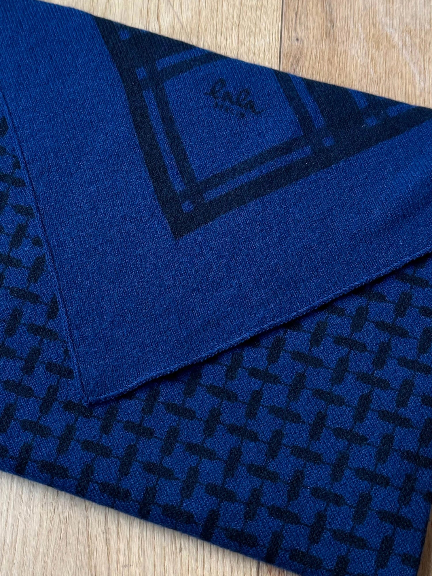 Lala Berlin tørklæder - Triangle Trinity M cashmere Inchiostro