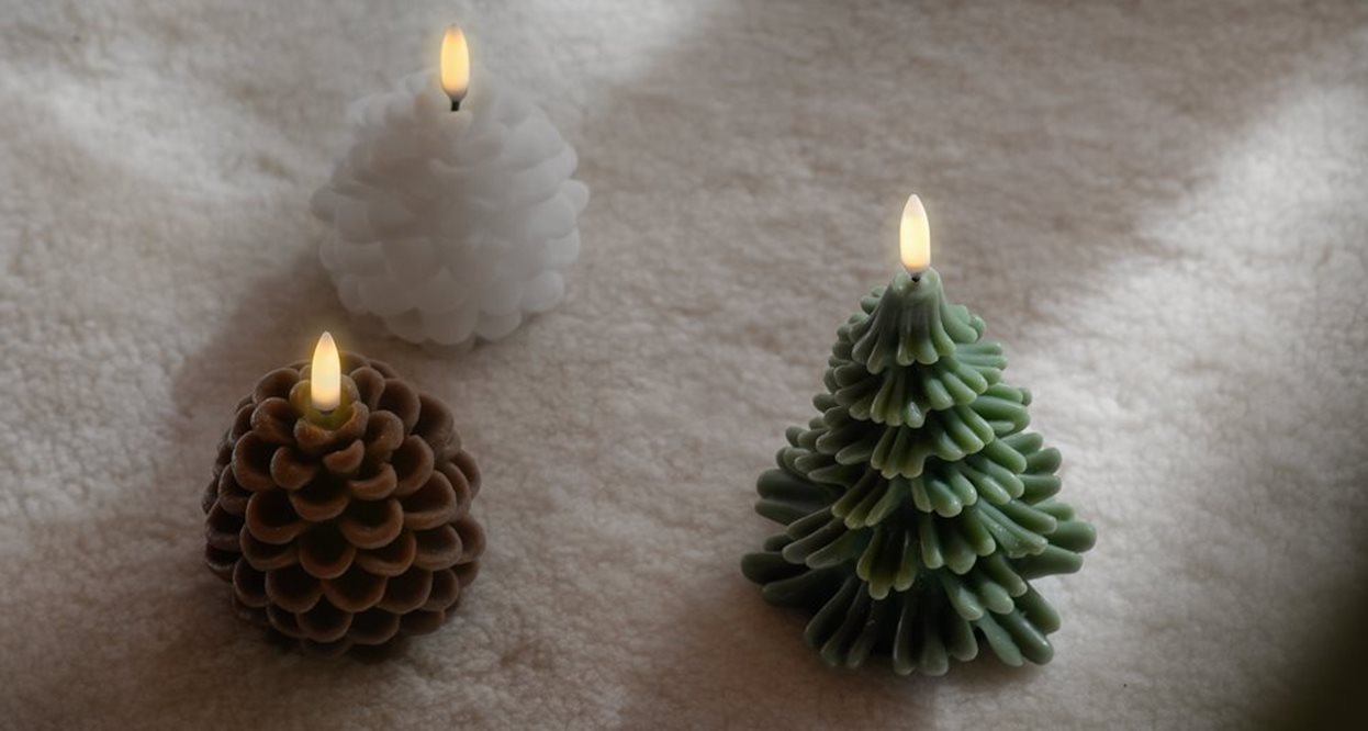 Uyuni - Christmas Tree Candles W9 x H12cm - Olive Green