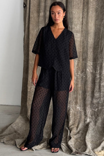 Love & Divine - love1418 - Black Dot