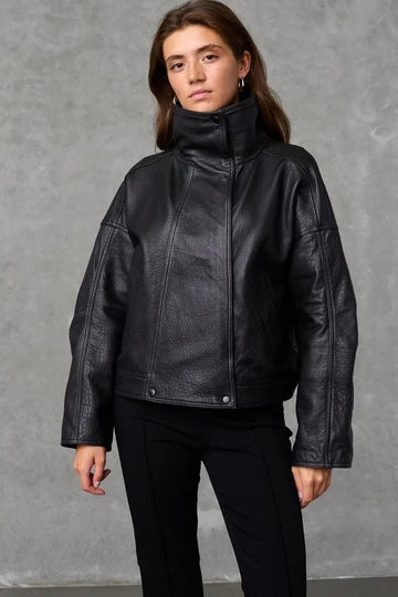 Love & Divine - Love1668 Spring Jacket - Black